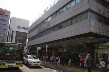 中野駅（２０１７年５月２７日）.jpg