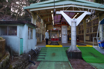 山上駅降り場（２０１６年１月５日）.jpg