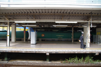 立川駅の貨物列車（２０１６年２月６日）.jpg